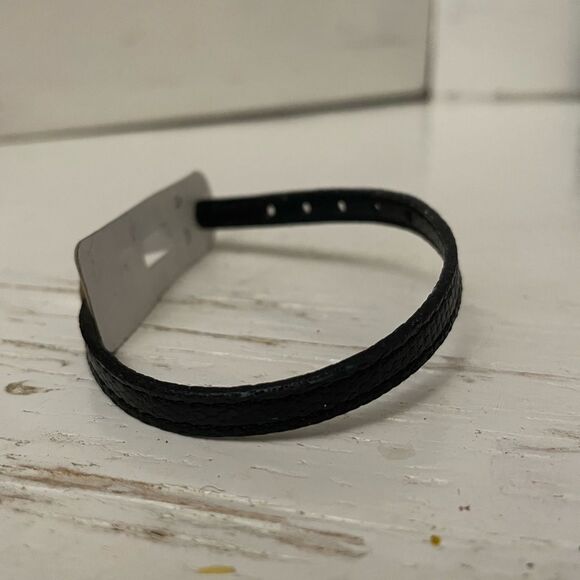 NWT! 9” Nuo Cen unisex 0.25” wide black leather adjustable buckle clasp braceet - Picture 1 of 10